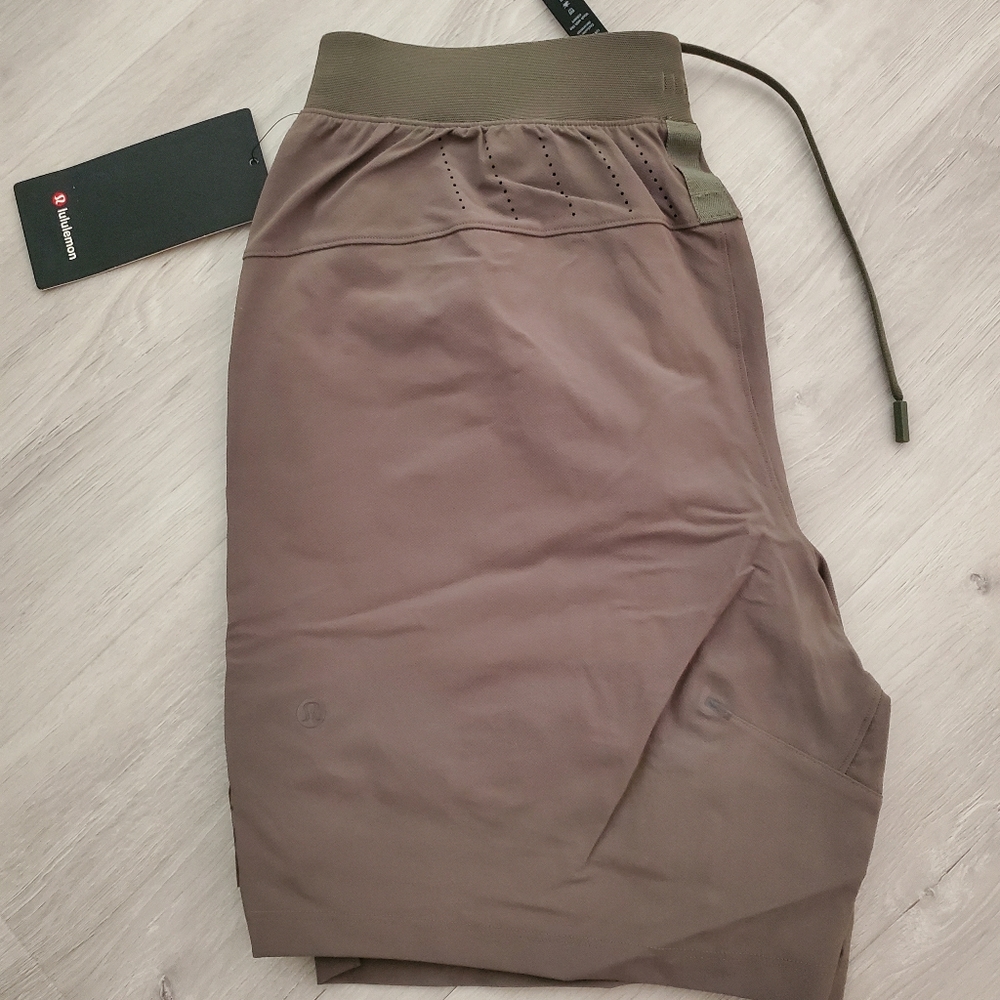 Lululemon License to train short - Picture 4 of 6